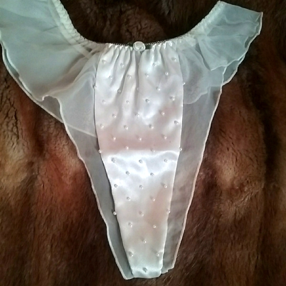 Victoria's secret heart label pearl embellished bridal thong